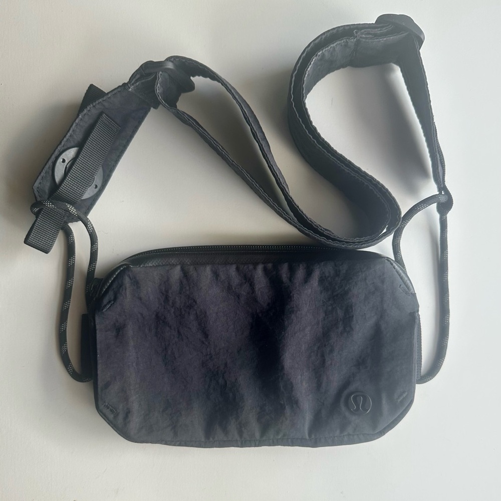 Lululemon Slim Fanny Pack